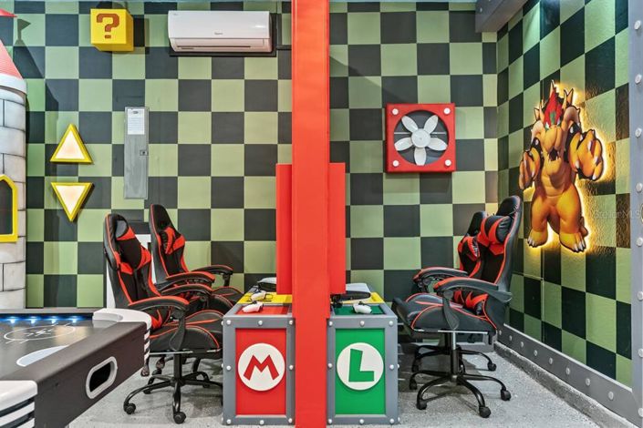 Image No.18-9 Bed Property for sale