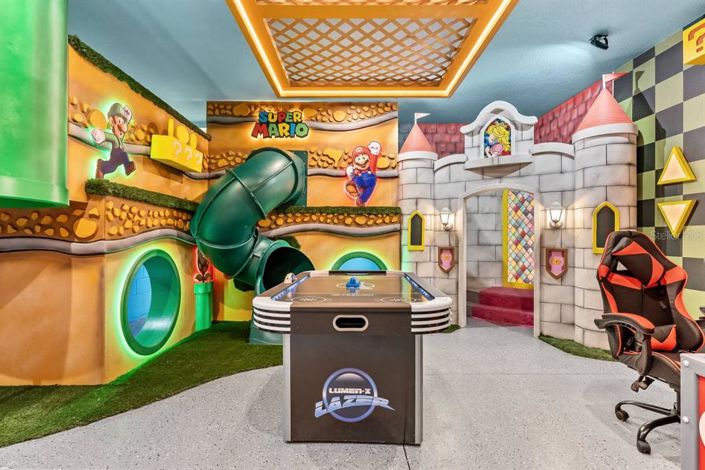 Image No.19-9 Bed Property for sale