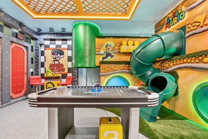 Image No.20-9 Bed Property for sale