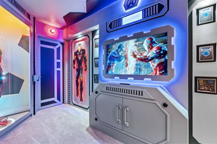 Image No.25-9 Bed Property for sale