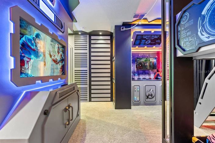 Image No.26-9 Bed Property for sale