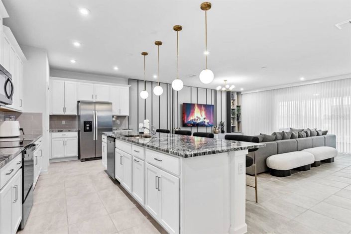 Image No.3-9 Bed Property for sale