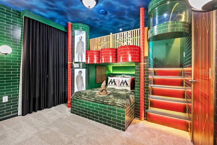 Image No.32-9 Bed Property for sale