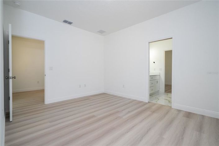 Image No.23-4 Bed Property for sale