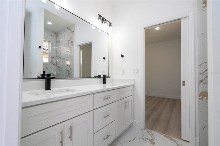 Image No.24-4 Bed Property for sale