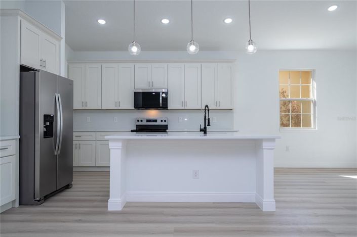 Image No.40-4 Bed Property for sale