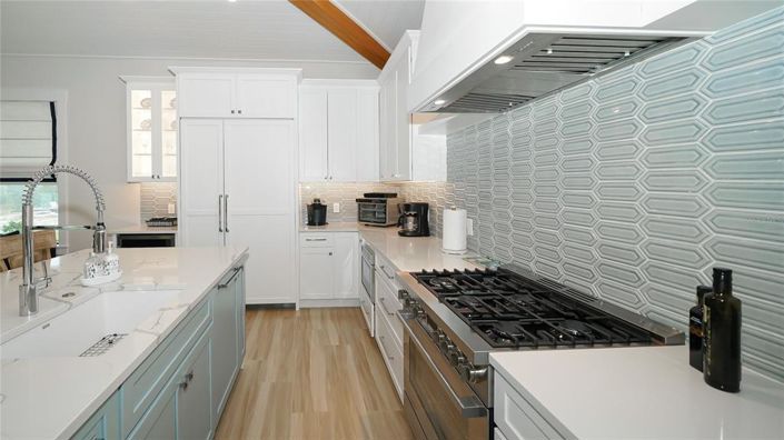 Image No.5-4 Bed Property for sale