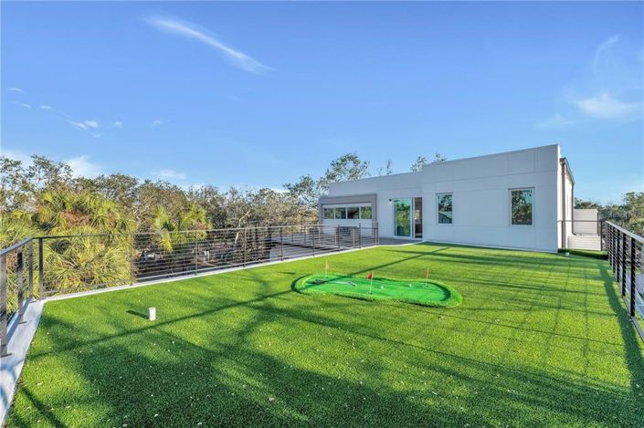 Image No.12-4 Bed Property for sale