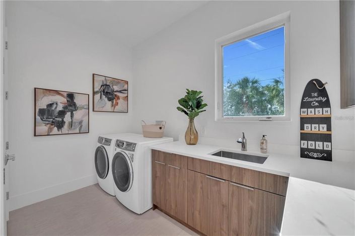 Image No.40-4 Bed Property for sale