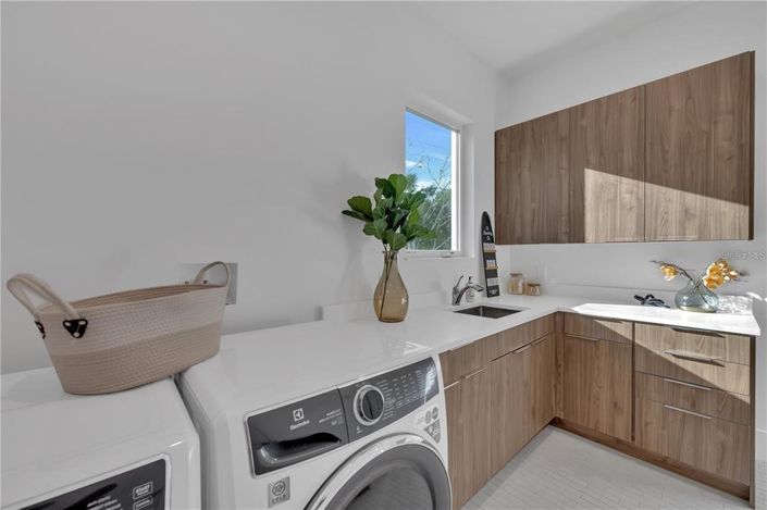 Image No.41-4 Bed Property for sale