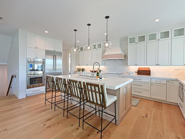 Image No.10-4 Bed Property for sale