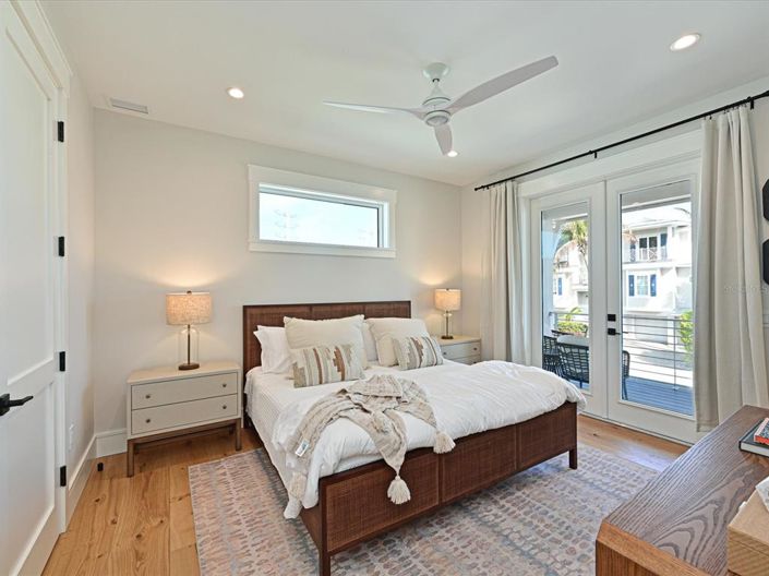 Image No.20-4 Bed Property for sale