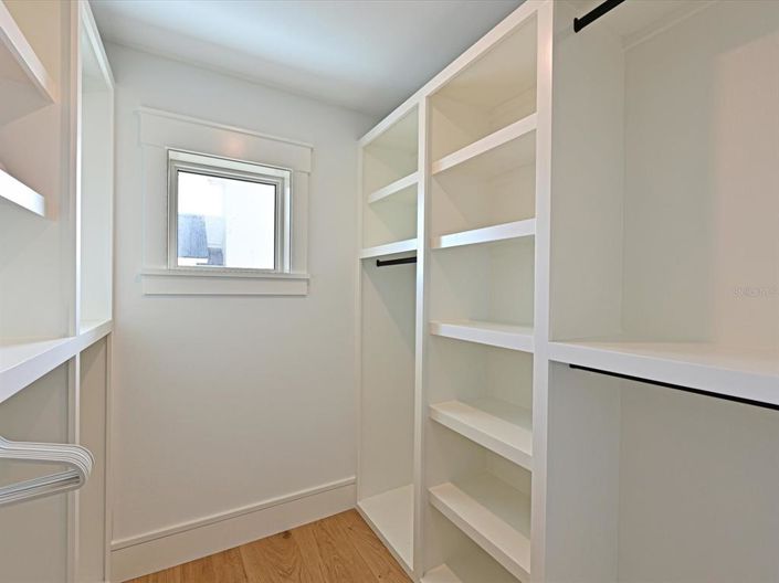 Image No.27-4 Bed Property for sale