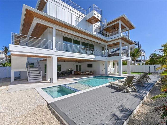 Image No.44-4 Bed Property for sale