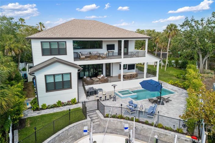 Image No.10-5 Bed Property for sale