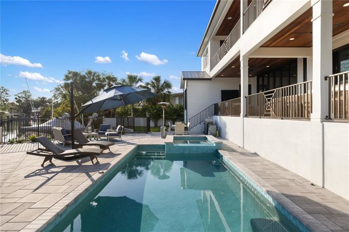 Image No.16-5 Bed Property for sale