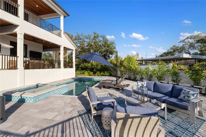 Image No.17-5 Bed Property for sale