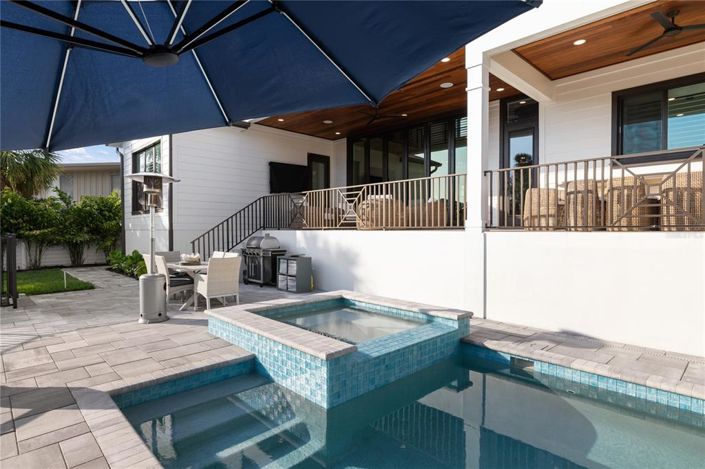 Image No.18-5 Bed Property for sale