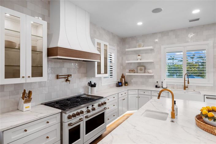 Image No.39-5 Bed Property for sale