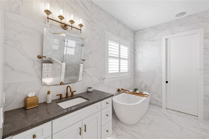 Image No.49-5 Bed Property for sale