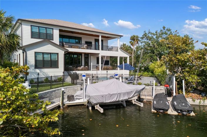 Image No.9-5 Bed Property for sale