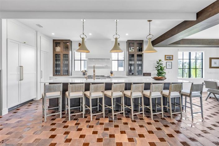 Image No.22-6 Bed Property for sale