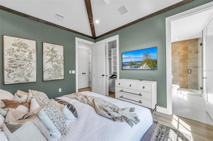 Image No.42-6 Bed Property for sale