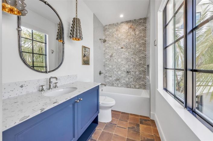 Image No.46-6 Bed Property for sale