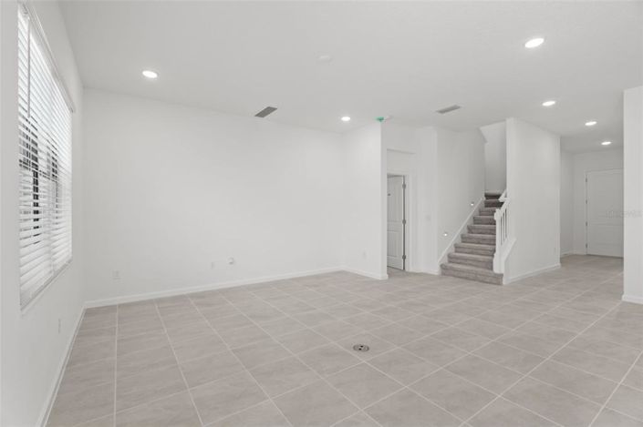 Image No.14-8 Bed Property for sale