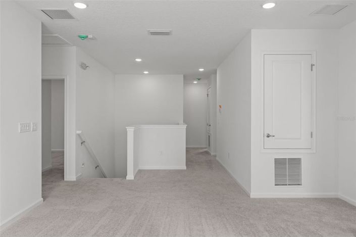 Image No.16-8 Bed Property for sale