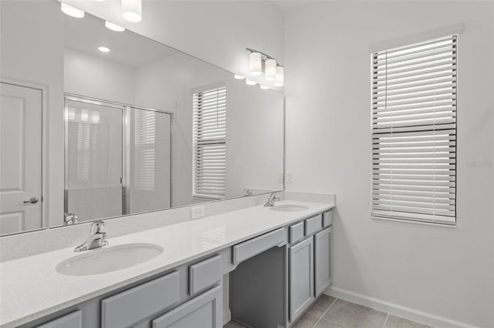 Image No.19-8 Bed Property for sale