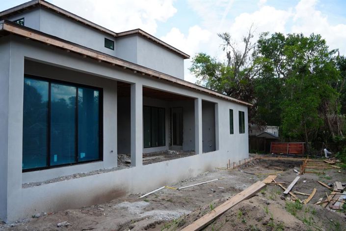 Image No.20-5 Bed Property for sale