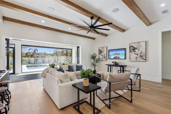 Image No.10-5 Bed Property for sale