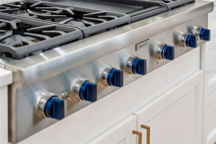 Image No.20-5 Bed Property for sale