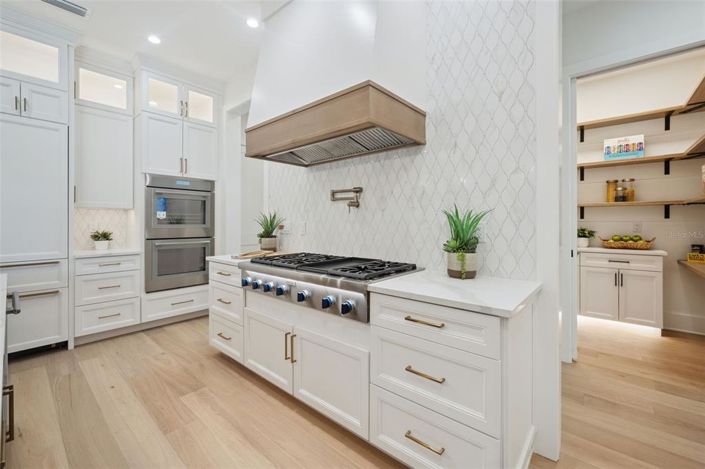 Image No.21-5 Bed Property for sale