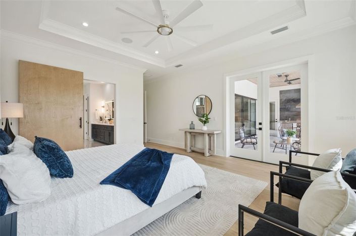 Image No.28-5 Bed Property for sale