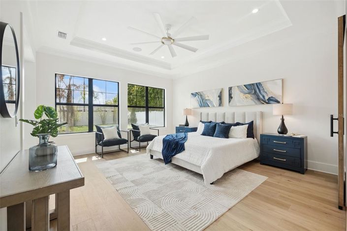 Image No.29-5 Bed Property for sale