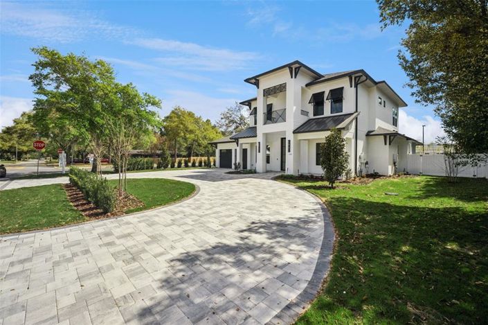 Image No.3-5 Bed Property for sale