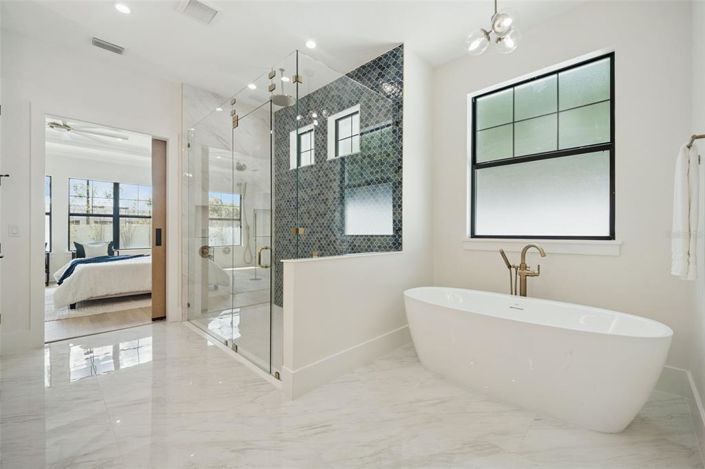 Image No.32-5 Bed Property for sale