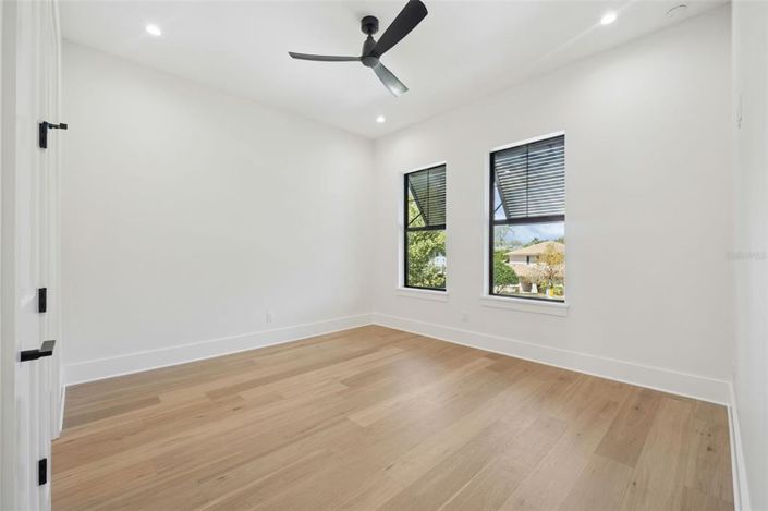 Image No.52-5 Bed Property for sale