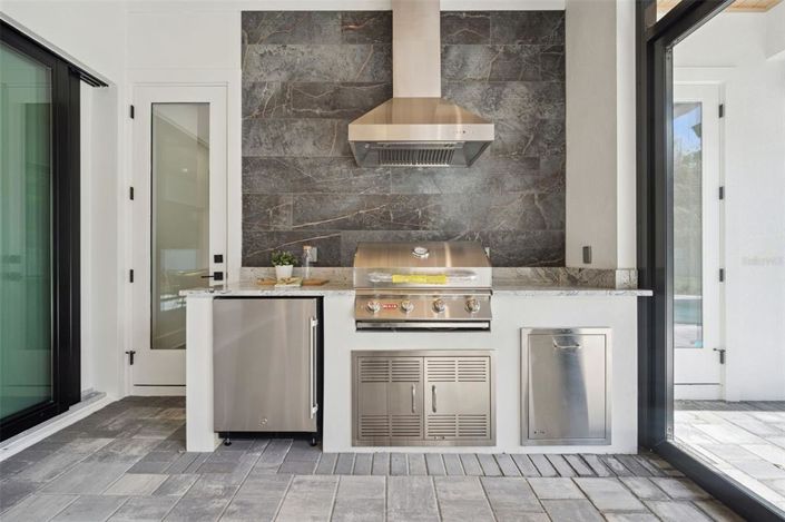 Image No.59-5 Bed Property for sale