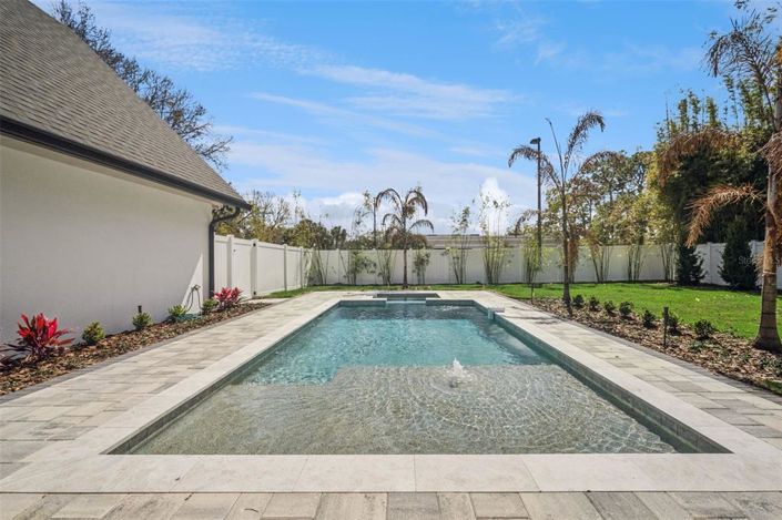 Image No.60-5 Bed Property for sale