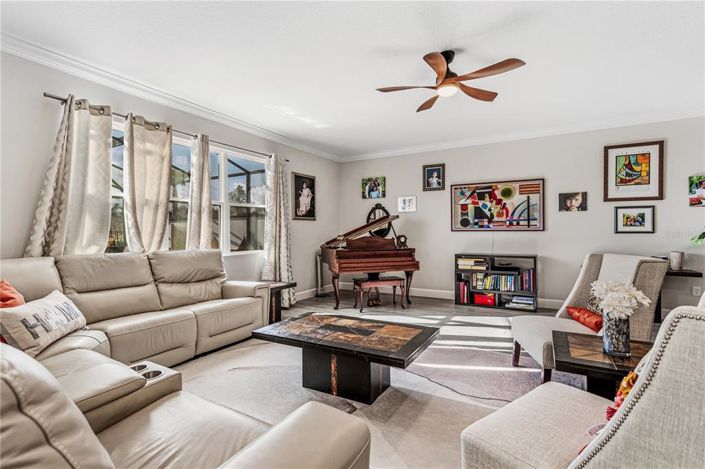 Image No.14-6 Bed Property for sale