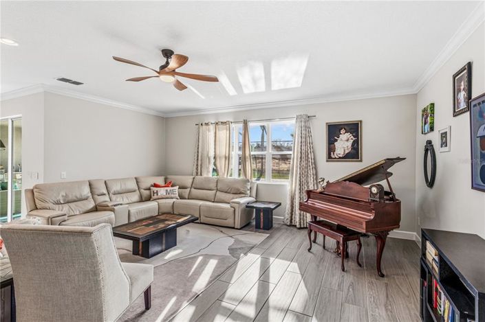 Image No.16-6 Bed Property for sale