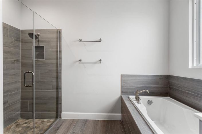 Image No.19-6 Bed Property for sale