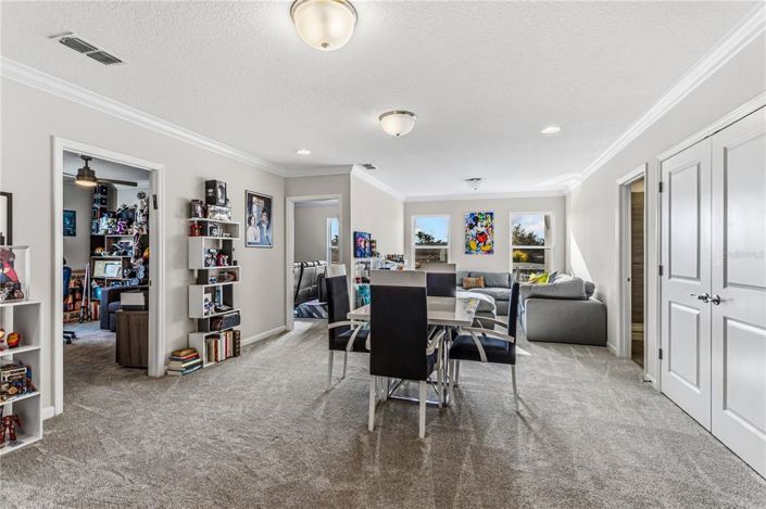 Image No.20-6 Bed Property for sale