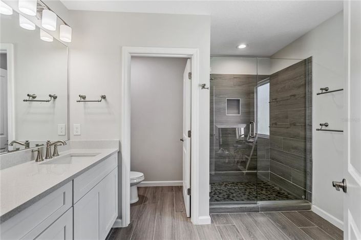 Image No.24-6 Bed Property for sale