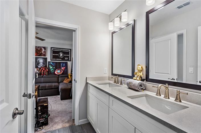 Image No.29-6 Bed Property for sale