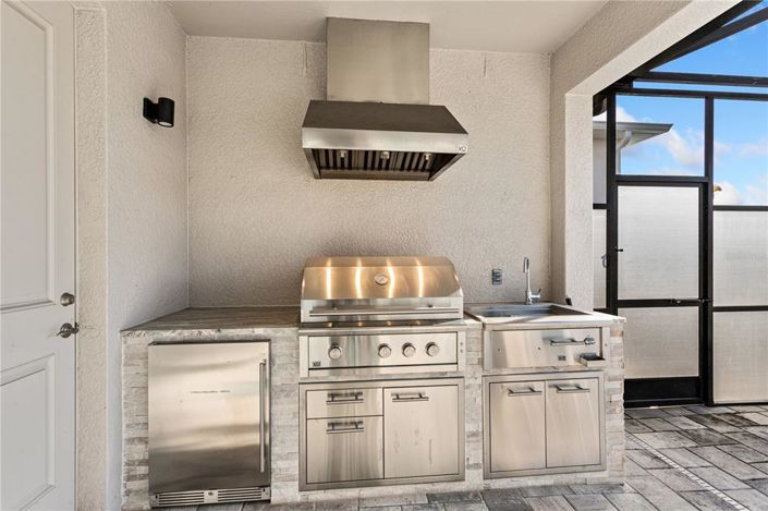 Image No.37-6 Bed Property for sale