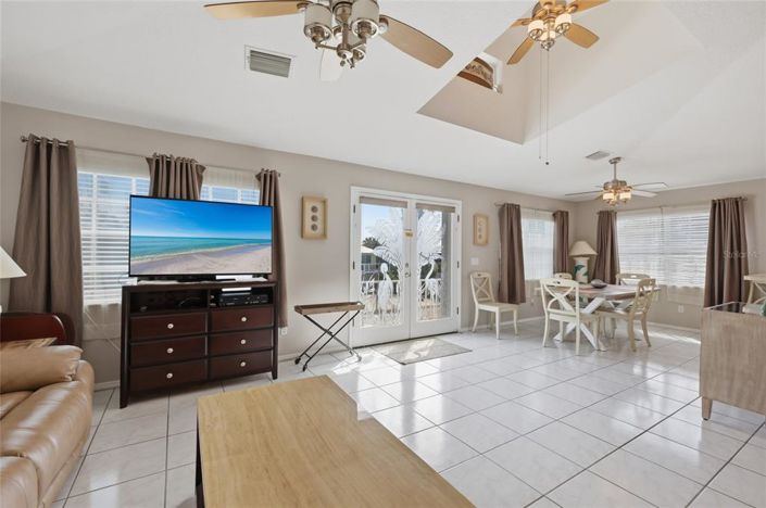 Image No.8-3 Bed Property for sale